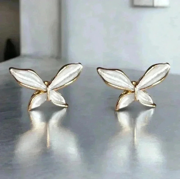 🆕️Versatile Butterfly Stud Earrings 🦋 | Dual-Wear Design for Elegant Look ✨ - Picture 13 of 14